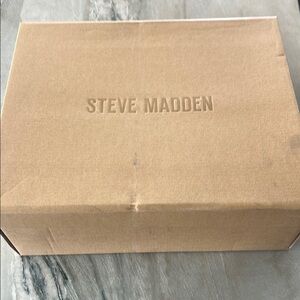 Steve Madden Tan Shoe Box